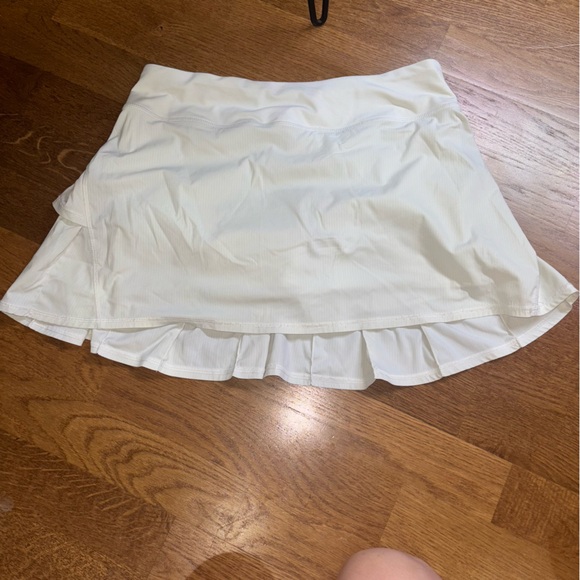 Lululemon Pace Setter Skort White Size 8. EUC - Picture 2 of 8